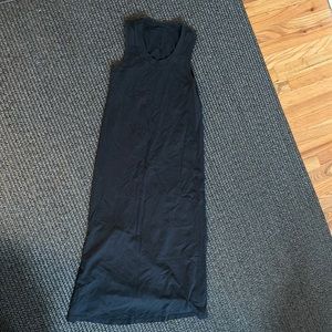 Lululemon black maxi dress w/ slit size xs